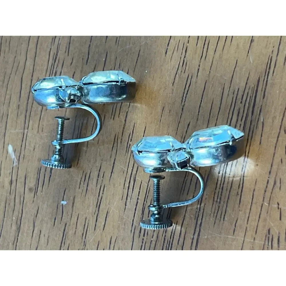 VTG 1950s Screw Back Rhinestone Earrings Silver Tone Oval Crystal Dangle